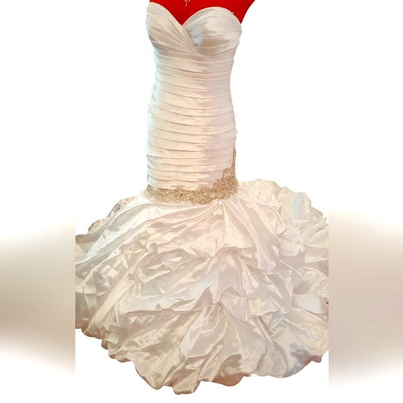 Allure Wedding dress style 9007 NWT size 20 - Picture 3 of 5